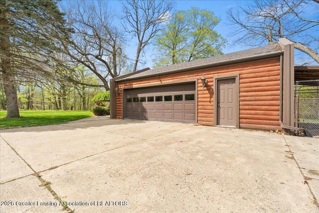 8441 E 5 Point Highway, Eaton Rapids, MI 48827