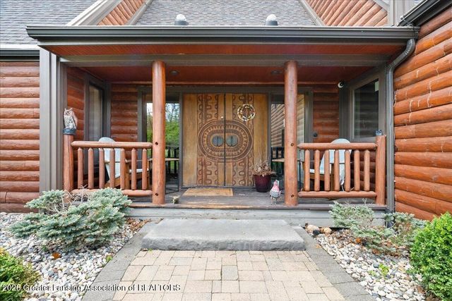 8441 E 5 Point Highway, Eaton Rapids, MI 48827