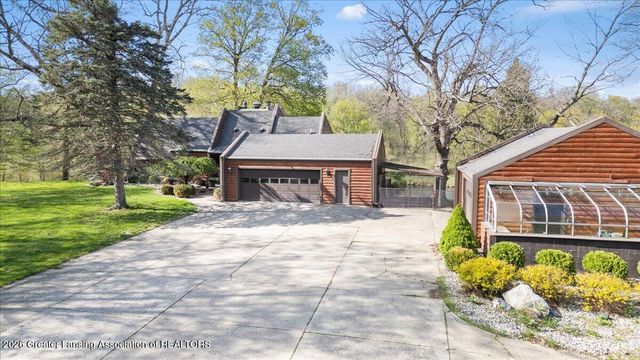 8441 E 5 Point Highway, Eaton Rapids, MI 48827