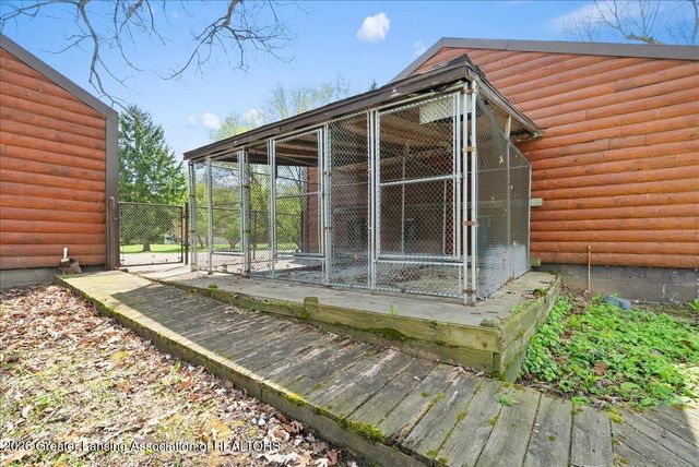 8441 E 5 Point Highway, Eaton Rapids, MI 48827