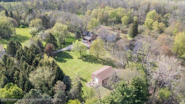 8441 E 5 Point Highway, Eaton Rapids, MI 48827