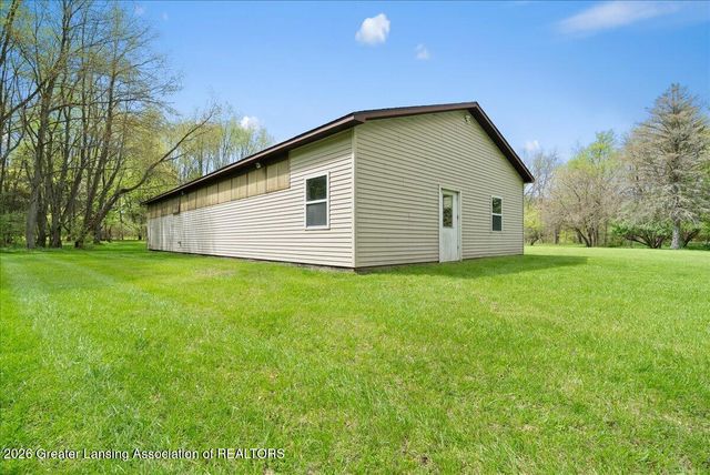 8441 E 5 Point Highway, Eaton Rapids, MI 48827
