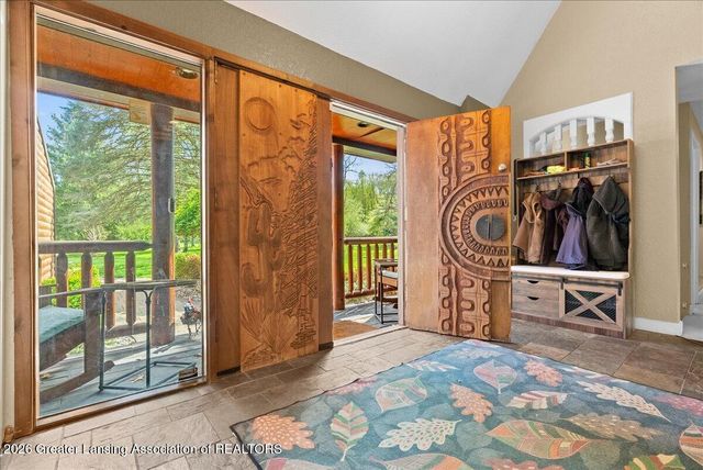 8441 E 5 Point Highway, Eaton Rapids, MI 48827