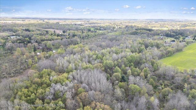 8441 E 5 Point Highway, Eaton Rapids, MI 48827