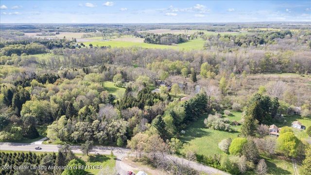 8441 E 5 Point Highway, Eaton Rapids, MI 48827