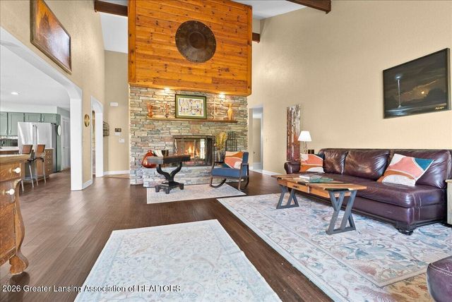 8441 E 5 Point Highway, Eaton Rapids, MI 48827