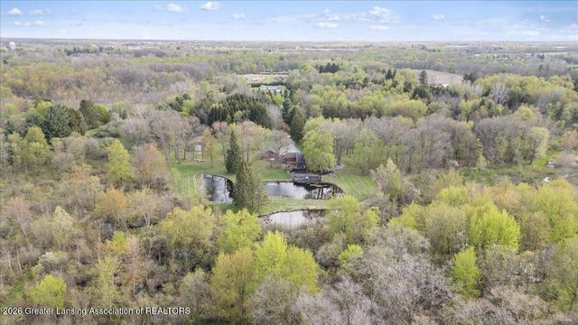 8441 E 5 Point Highway, Eaton Rapids, MI 48827