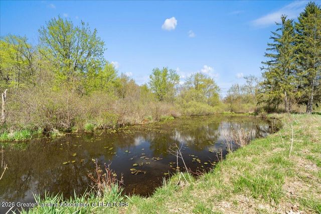 8441 E 5 Point Highway, Eaton Rapids, MI 48827