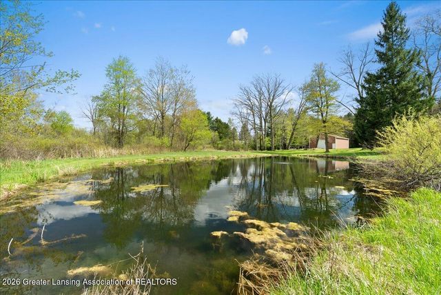 8441 E 5 Point Highway, Eaton Rapids, MI 48827