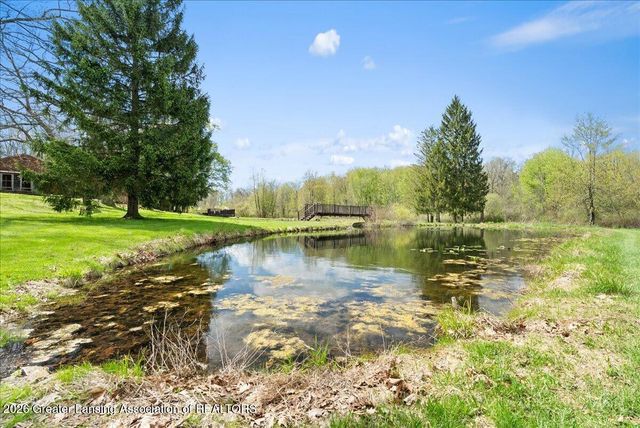 8441 E 5 Point Highway, Eaton Rapids, MI 48827