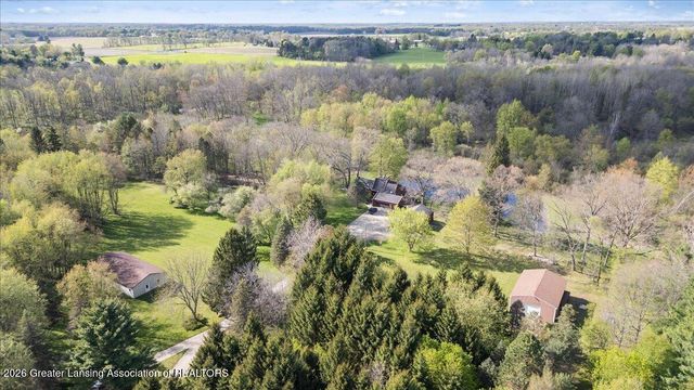 8441 E 5 Point Highway, Eaton Rapids, MI 48827