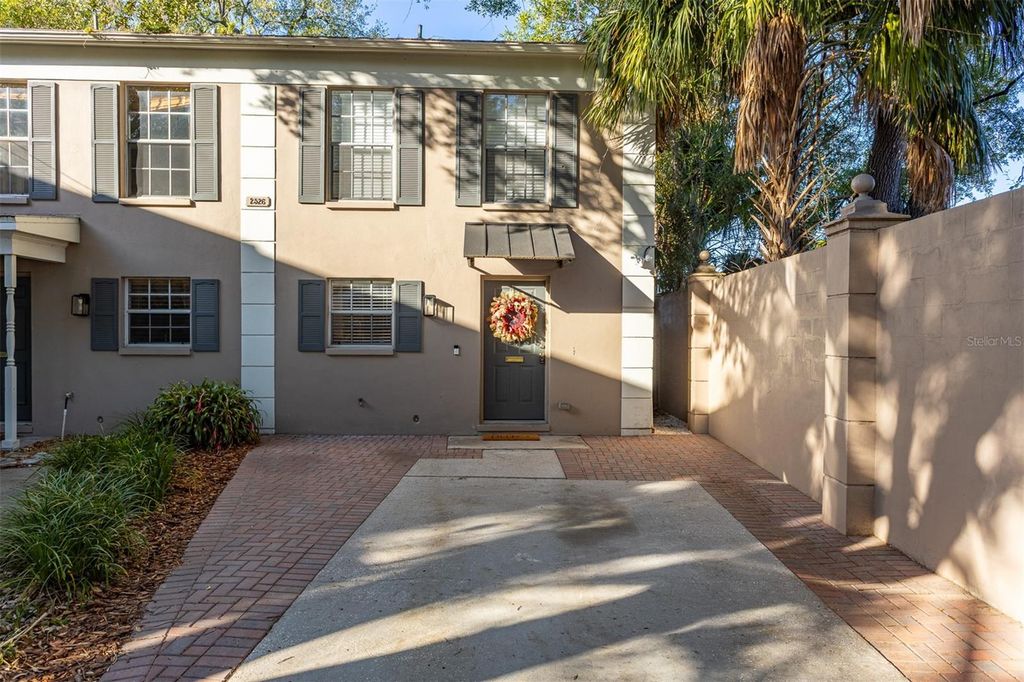 Image 1 of property listing at 2526 W KANSAS AVENUE B, Tampa, FL 33629