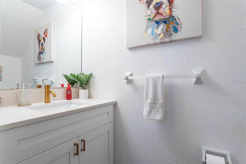 Image 10 of property listing at 2526 W KANSAS AVENUE B, Tampa, FL 33629