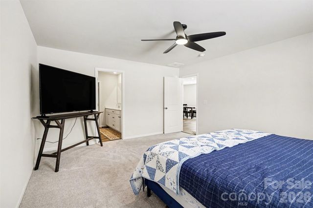 10136 Chatham Run Lane, Charlotte, NC 28262