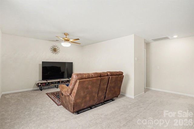 10136 Chatham Run Lane, Charlotte, NC 28262