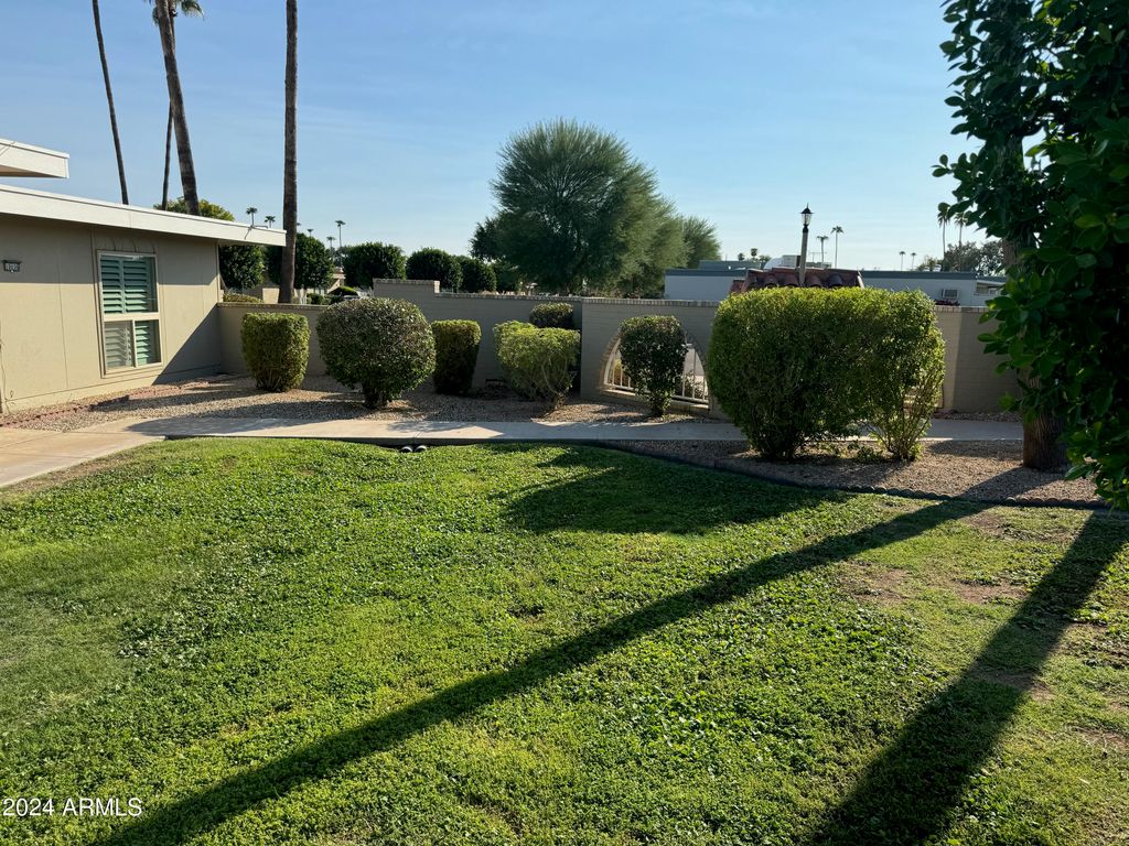 10038 W LANCASTER Drive, Sun City, AZ 85351 — photo 4