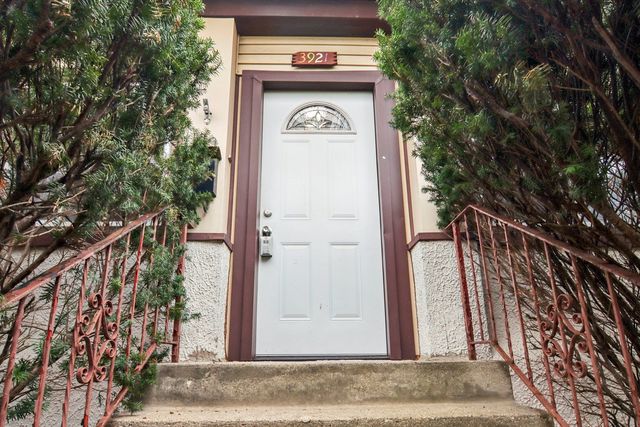 3921 N Newcastle Avenue, Chicago, IL 60634