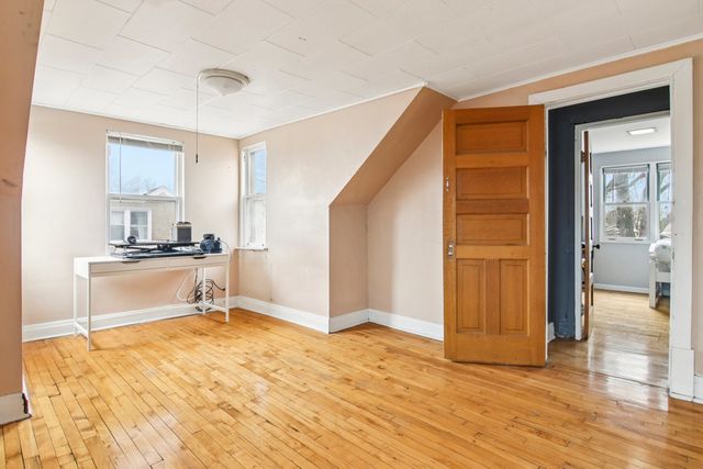 3921 N Newcastle Avenue, Chicago, IL 60634