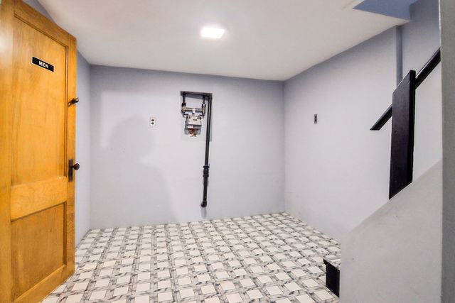 3921 N Newcastle Avenue, Chicago, IL 60634