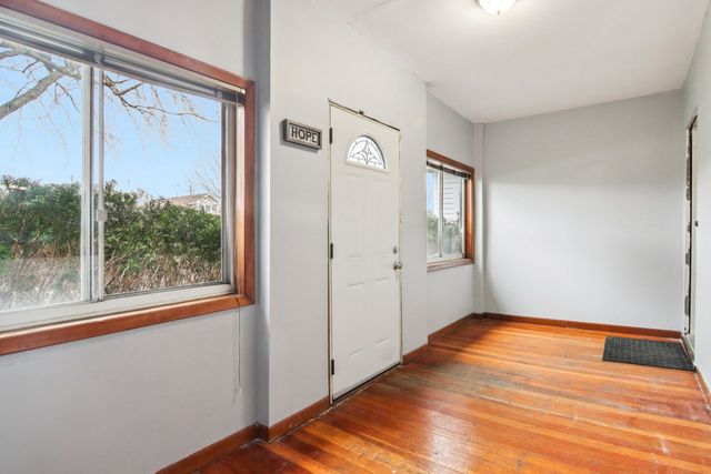 3921 N Newcastle Avenue, Chicago, IL 60634