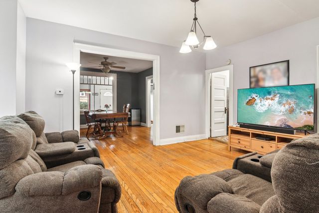 3921 N Newcastle Avenue, Chicago, IL 60634