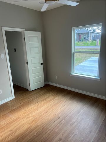 1614 Robeson Street, Bryan, TX 77803