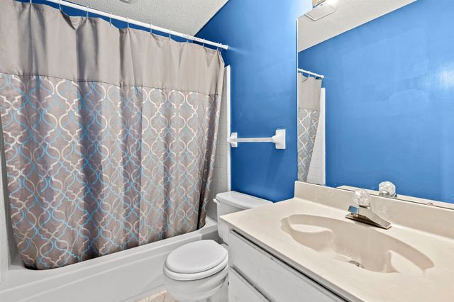 1642 RED BARN DR, Cordova, TN 38016