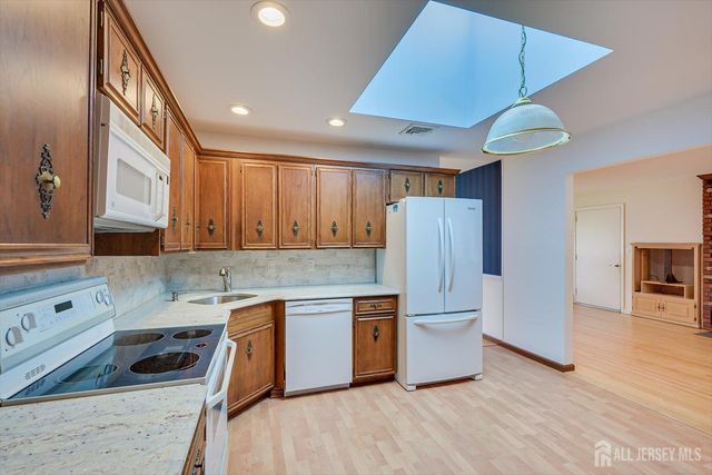 17 Bartha Avenue, Edison, NJ 08817