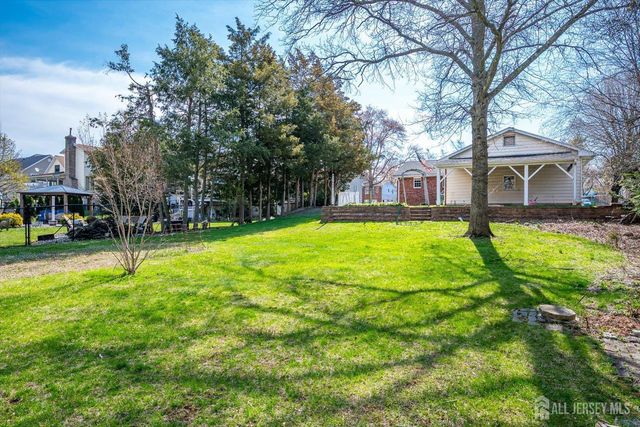 17 Bartha Avenue, Edison, NJ 08817