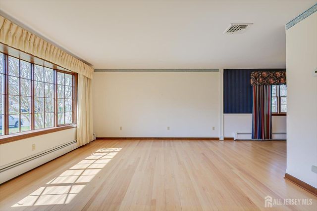 17 Bartha Avenue, Edison, NJ 08817