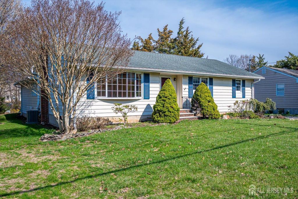 17 Bartha Avenue, Edison, NJ 08817