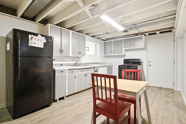 5221 N Marmora Avenue, Chicago, IL 60630