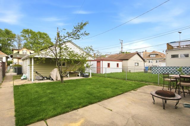 5221 N Marmora Avenue, Chicago, IL 60630