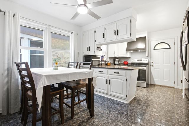 5221 N Marmora Avenue, Chicago, IL 60630