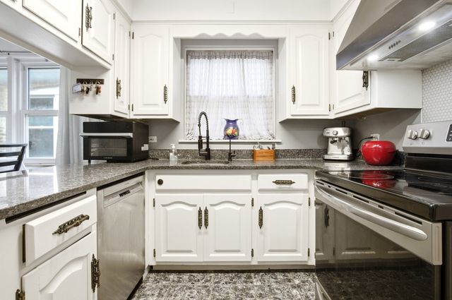 5221 N Marmora Avenue, Chicago, IL 60630