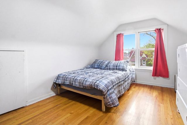 5221 N Marmora Avenue, Chicago, IL 60630