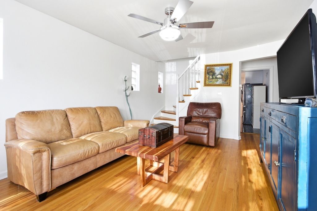 5221 N Marmora Avenue, Chicago, IL 60630 — photo 2