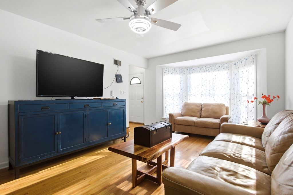 5221 N Marmora Avenue, Chicago, IL 60630 — photo 3