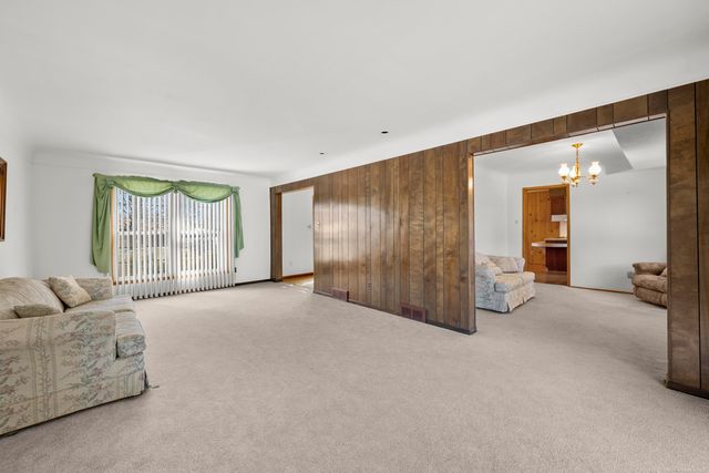 53165 Franklin Drive, Utica, MI 48316