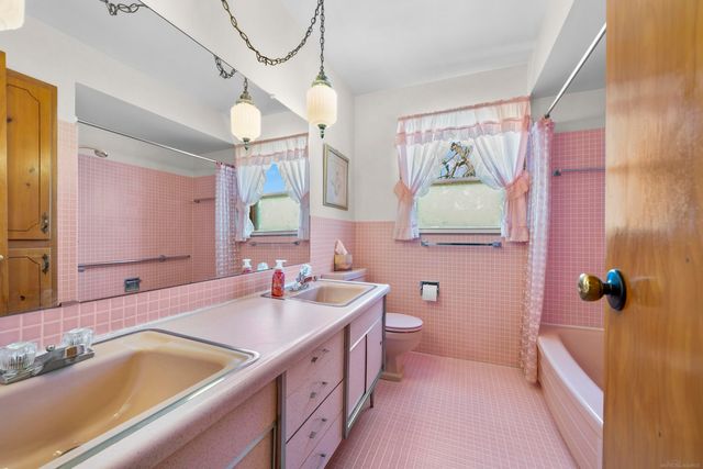 53165 Franklin Drive, Utica, MI 48316