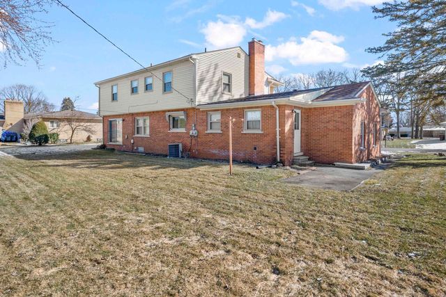 53165 Franklin Drive, Utica, MI 48316