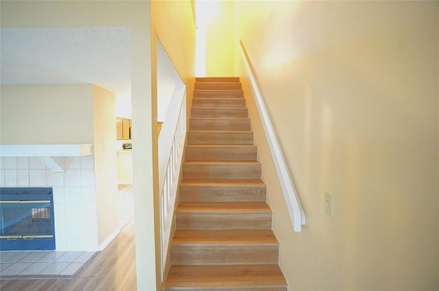 2263 FLETCHERS POINT CIRCLE, Tampa, FL 33613