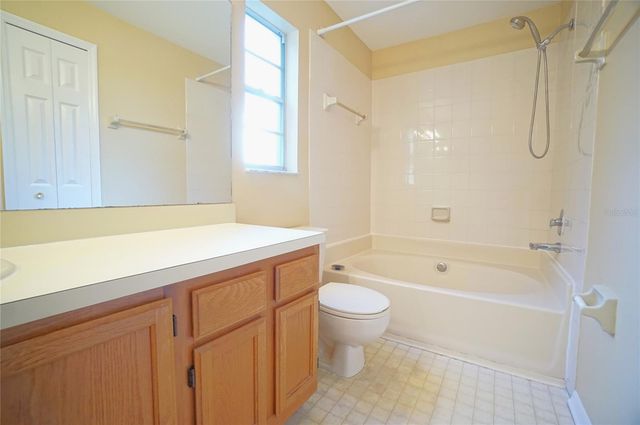2263 FLETCHERS POINT CIRCLE, Tampa, FL 33613
