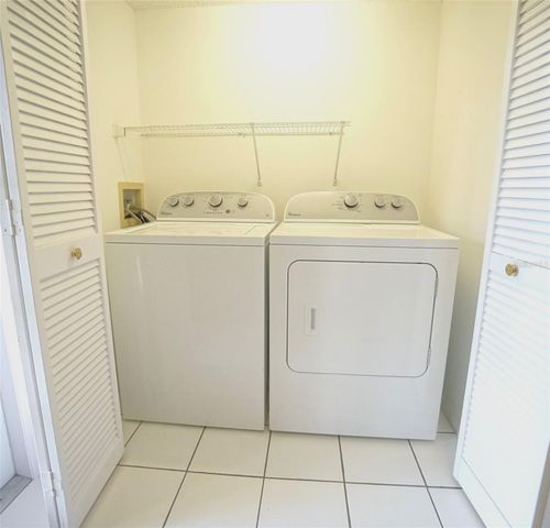 2263 FLETCHERS POINT CIRCLE, Tampa, FL 33613