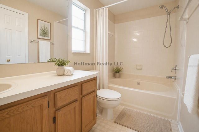 2263 FLETCHERS POINT CIRCLE, Tampa, FL 33613