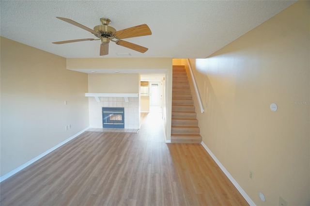 2263 FLETCHERS POINT CIRCLE, Tampa, FL 33613