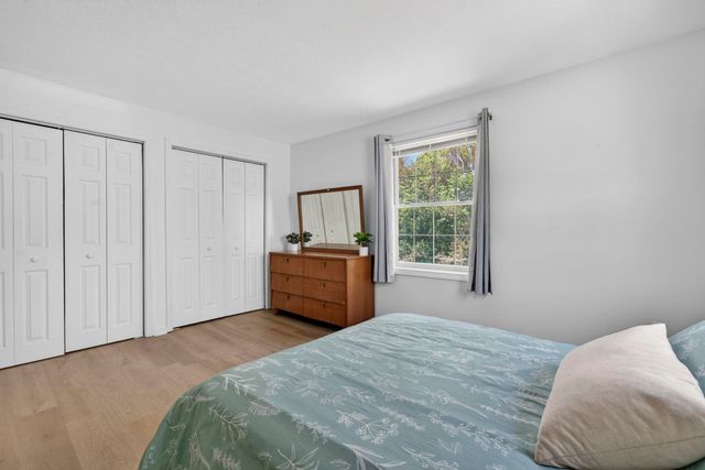 44 Brook Hollow Way, Manchester, NH 03103