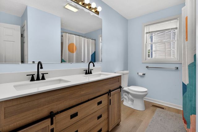 44 Brook Hollow Way, Manchester, NH 03103