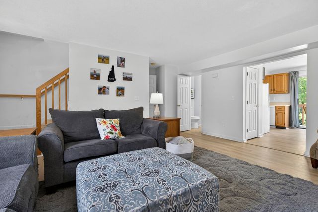44 Brook Hollow Way, Manchester, NH 03103