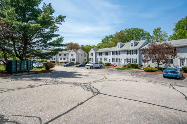 44 Brook Hollow Way, Manchester, NH 03103